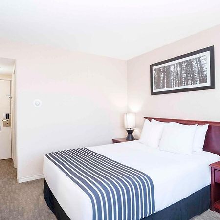 Sandman Inn Смитерс Экстерьер фото